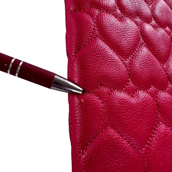 Betsey Johnson Red Quilted Faux Leather Heart Pattern Wristlet Clutch Bag ipad - Picture 9 of 10